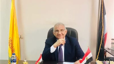 علوم المنيا تكرم الدكتور بدير بقبول مشروعه البحثي في مجال الدعامات