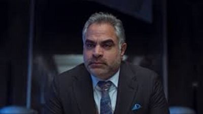 الفنانون يطمنوا على محمد شاهين بعد عملية 