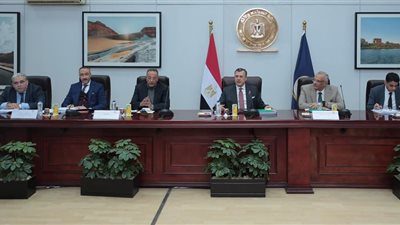 وزير السياحة يترأس اجتماع مجلس إدارة المجلس الأعلى للآثار