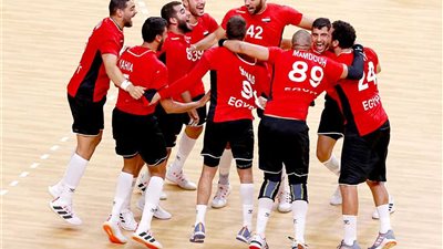 يد مصر تهزم الجزائر وديا استعدادا لكاس العالم .. وتواجه رومانيا غدا