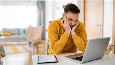 علماء يحددون عواقب العمل عن بعد على صحتنا