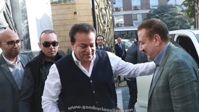 وزير الصحة يبحث مع 