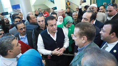 أبو ليمون يهنئ المنايفة علي مركز الأورام الجديد