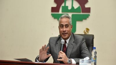 وزير القوى العاملة يشهد حلف