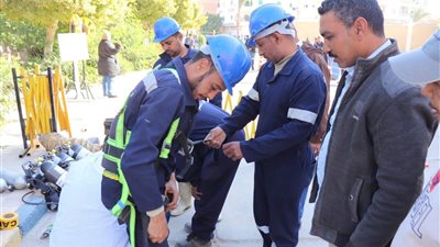 مياه البحر الأحمر تواصل التدريبات العملية للسلامه والصحة المهنية