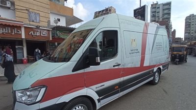 سيارة مركز تكنولوجى ثانى الزقازيق تستقبل طلبات المواطنين