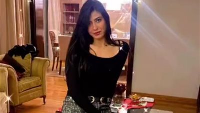 شاهد .. لمياء كرم تبرز جمالها فى أحدث إطلالتها .. فيديو