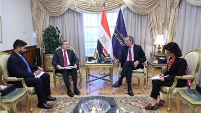 طلعت يبحث مع سفير الهند تعزيز التعاون فى مجال الاتصالات