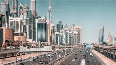 نمو القطاع الخاص غير النفطي بالإمارات يواصل التباطؤ في ديسمبر