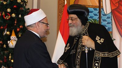 المفتي يلتقي البابا تواضروس للتهنئة بعيد الميلاد المجيد