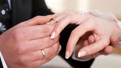 متزوج من 3 نساء ولديه 60 طفلاً ..طبيب يبحث عن الزوجة الرابعة