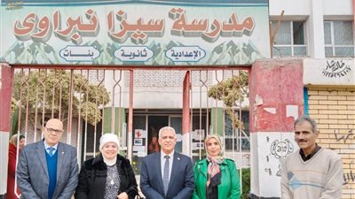 مديرتعليم القاهرة يتابع اعمال الامتحانات في اليوم الأول لانطلاقها
