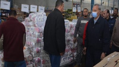 ضبط ٨٤ طن سلع غذائية غير مخصصة للبيع ومجهولة المصدر بالقليوبية