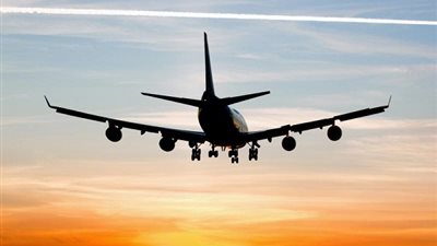 نسيت المسافرين .. طائرة تقلع من المطار بدون ركاب