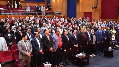 وزير الرياضة يشهد فعاليات قمة شباب الصعيد بالأقصر
