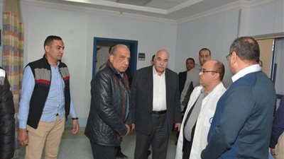 وزير قطاع الأعمال يشدد على سريع وتيرة إنجاز المشروعات