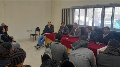 محافظ أسيوط يعلن تنظيم لقاءات مع المواطنين لدراسة أنسب الحرف