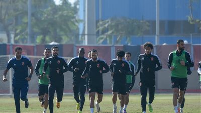 شاهد.. الأهلي يختتم تدريباته بملعب التتش استعداداً لمواجهة سموحة