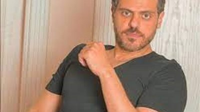 الموت يفجع الفنان طارق صبرى