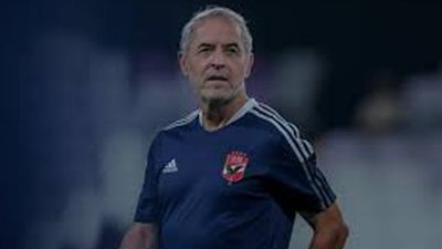 أزمة فى دفاع الاهلى .. الثلاثى يطالب بالرحيل بسبب كولر