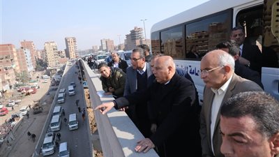 الوزير : إنشاء كوبري جديد بالكامل جانب كوبري الوراق الحالي
