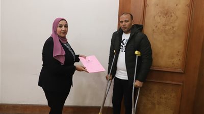 القوى العاملة: تعويضات لأسر من العمالة غير المنتظمة بـ9 محافظات