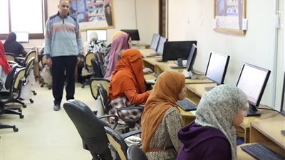 اختبار ١٢٠ باحثا بمركز التحول الرقمي بجامعة جنوب الوادي