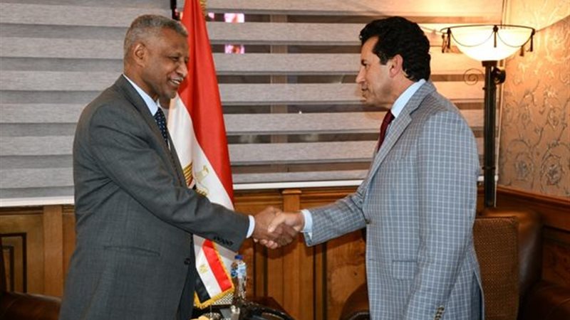 الدكتور أشرف صبحي