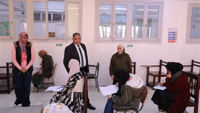 نائب رئيس جامعة الأزهر يتابع سير العمل بلجان الامتحانات