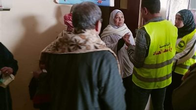 الكشف على ١٨٢١حالة في قافلة مستقبل وطن الطبية بديرمواس بالمنيا