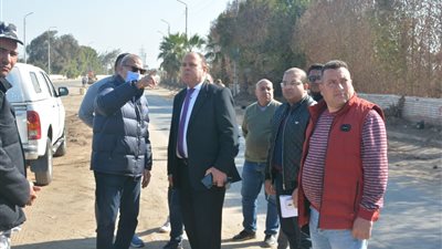 محطة مياه وتطوير شارع فريد ندا.. الهجان يتابع المشروعات فى بنها