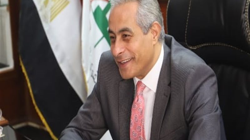 حسن شحاتة - وزير