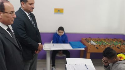 محافظ الجيزة يطمئن تليفونياً علي الطلاب المرضي بمستشفي ٥٧٣٥٧