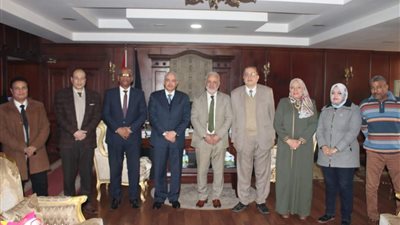 مديرية التربية والتعليم بالمنيا تقدم التهنئة لقيادات الشرطة