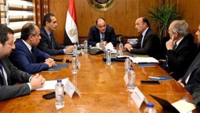 وزيرالتجارة يبحث مع رؤساء المجالس التصديرية خطط الـ100مليار دولار
