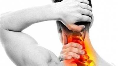 أسباب وأعراض احتكاك فقرات الرقبة وطرق الوقاية