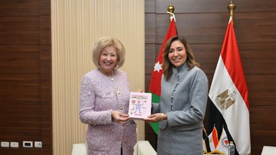 وزيرة الثقافة تستقبل نظيرتها الأردنية عقب افتتاح معرض الكتاب