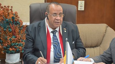 جامعة الأقصر تقبل المؤلفات العلمية المهداة لكلية الآثار