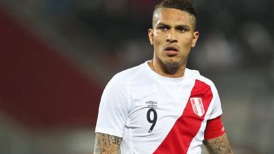 عمره 40 عام .. هداف منتخب بيرو ينتقل لصفوف راسينج كلوب الارجنتينى