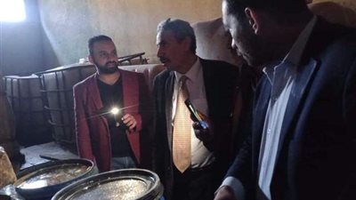 ضبط مصنع مخللات بدون ترخيص وغير مطابق بمركز أبوقرقاص