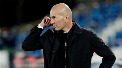 ذا أثلتيك : زين الدين زيدان يقترب من تدريب ريال مدريد