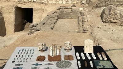 لأول مرة :الكشف عن جبانة عائلية بمنطقة ذراع أبو النجا غرب الأقصر