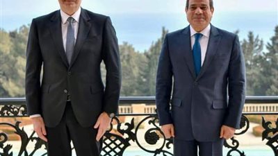 االمتحدث الرسمي ينشر صور لاستقبال الرئيس السيسي بقصر 