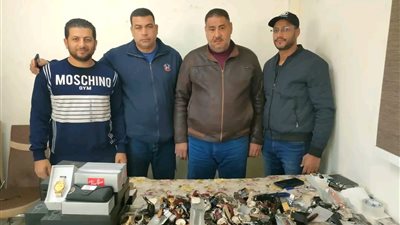 جمارك سفاجا تضبط 8 محاولات تهرب جمركي لعدد من الأسلحة البيضاء