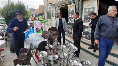 رئيس جهاز الشروق يقود حملة لرفع الإشغالات ويحرر 12 محضر.. بالصور