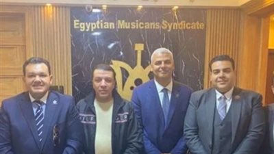 الموسيقيين تمنح تصريح الموافقة على إقامة حفل الأوركسترا الإيطالي