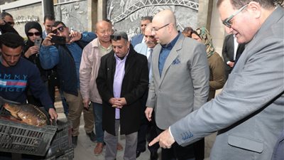 غنيم يتفقد منافذ وزارة الزراعة لبيع السلع والمنتجات الغذائيه