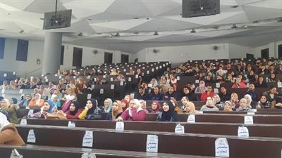 صيدلة جامعة حلوان تعلن تفاصيل معسكر ريادة الأعمال للطلاب.. صور