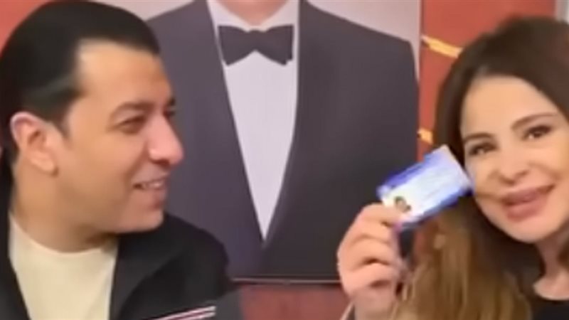مصطفى كامل وكارول