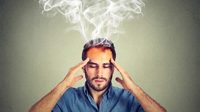 أطباء: 5 طرق لتخفيف ضبابية الدماغ الناجمة عن 